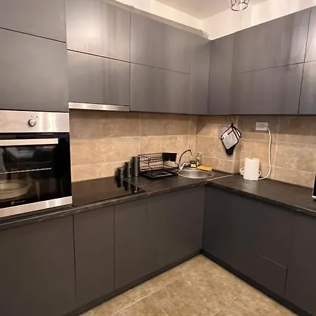 Urbanluxe Rent شقة *